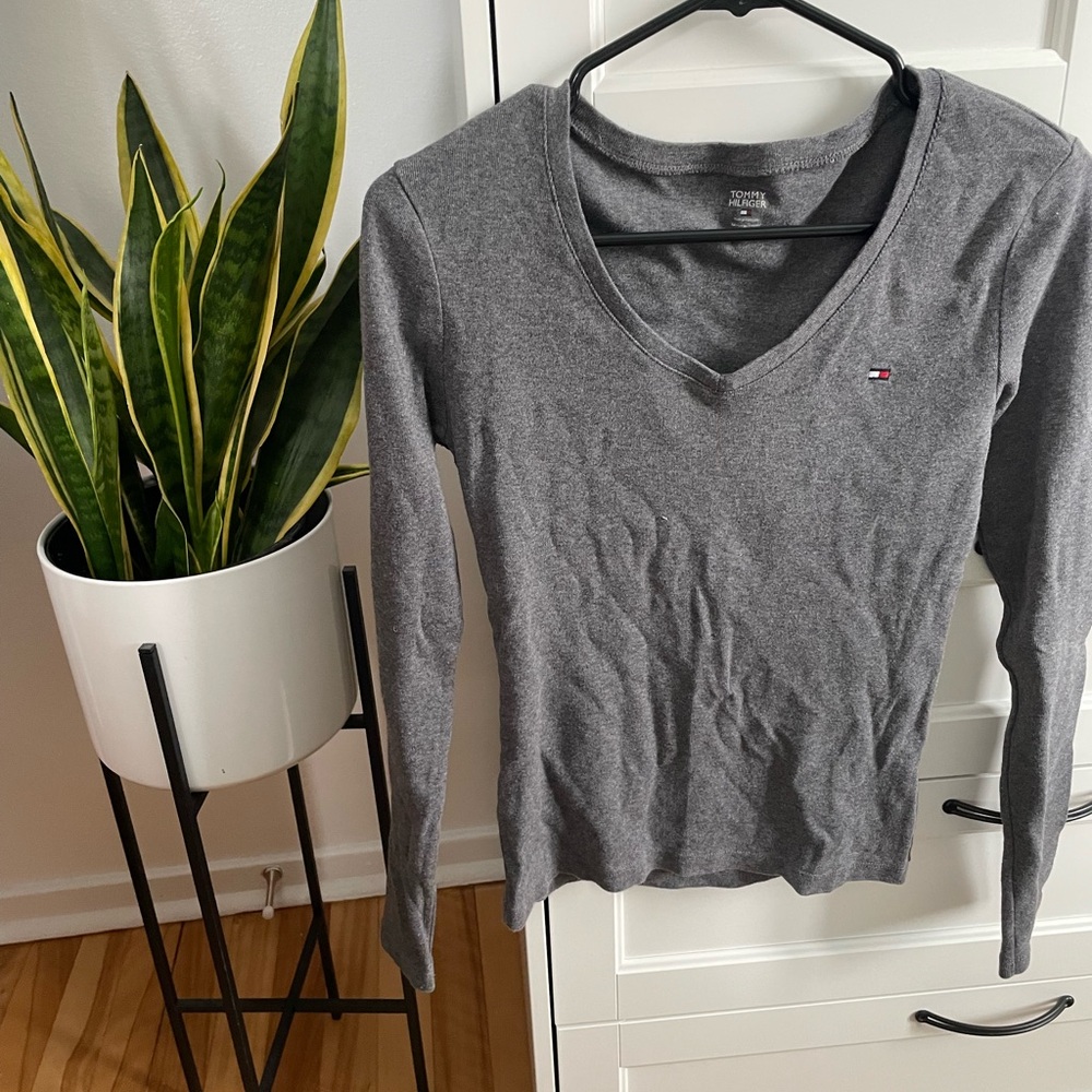 Tommy Hilfiger Women's Charcoal Long Sleeve V-Neck